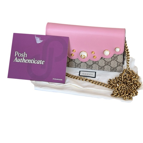 Gucci Handbags - Gucci GG Supreme Pearl Peony WalletOn Chain.  PRISTINE
